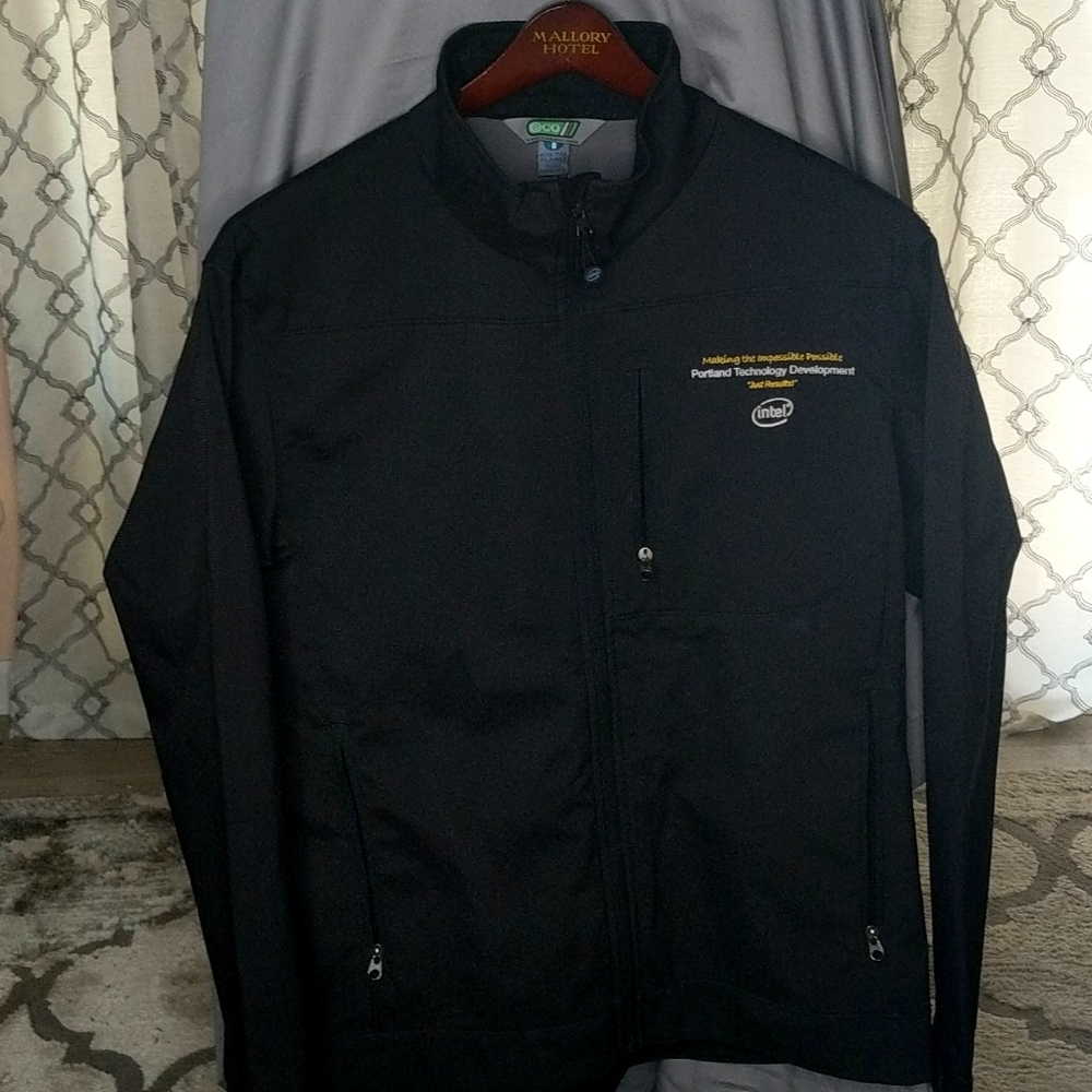 Size L Eco brand Coat/Jacket with Intel logo